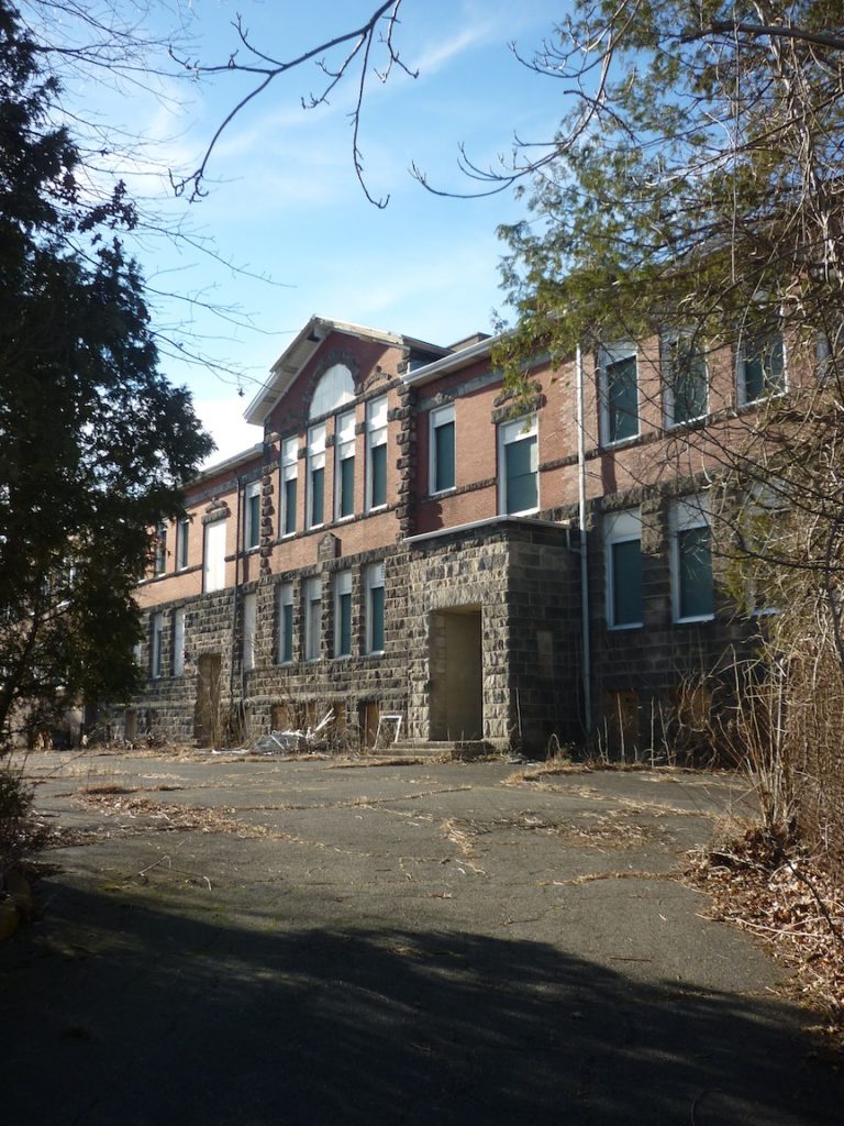 BACK IN TIME A New Life for Closter School — Pascack Press & Northern