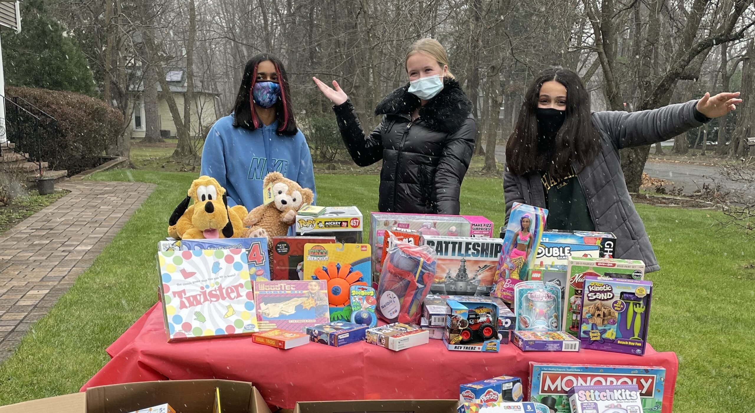 Girls deliver! Students' viral toy drive benefits nonprofit's kids in need  â€” Pascack Press & Northern Valley Press