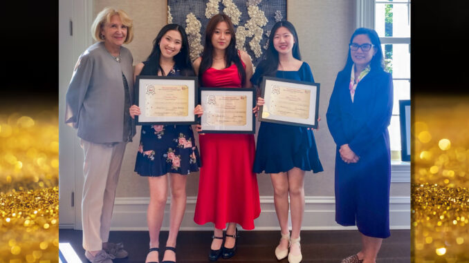 honors exceptional young women The Community Chest of Eastern Bergen County’s 2025 Young Women’s Leadership Award recipients. From left: Executive Director Dr. Shelly Wimpfheimer; Junior Award recipient Caitlin Liau; Senior Leadership Award recipient Chloey Cho; Junior Award recipient Lila Sora Bae; and Community Chest Vice President Emily Yang.
