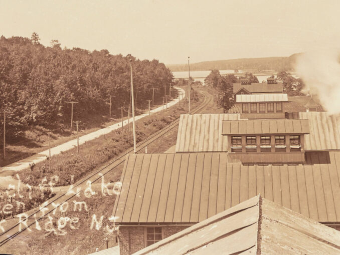 Mittag & Volger fronted Park Avenue in Park Ridge where Veterans Park is today. The massive factory stretched south along the train tracks, about where the Park Ridge Crossing condominiums stand now. In the early 20th century this firm was the world’s largest manufacturer of typewriter ribbon. Collection of the Pascack Historical Society.